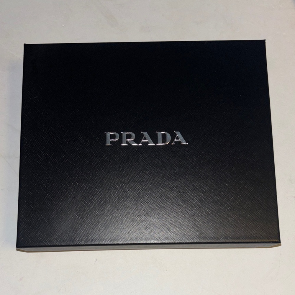 PRADA BLACK EMPTY BOX 9” X 8” X 3”
CORNERS ARE GOOD…WAS A BEAUTY BOX